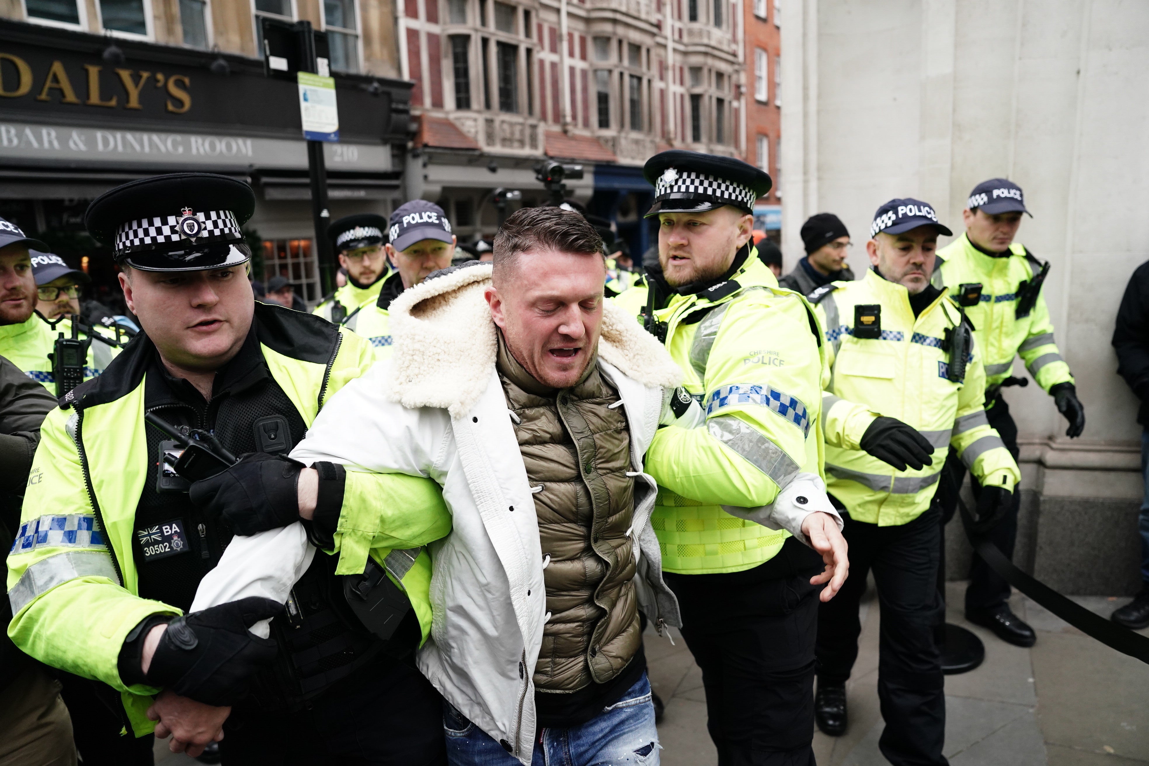 tommy robinson, metropolitan police, london, tommy robinson charged after arrest at march against antisemitism